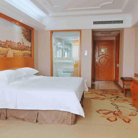 Vienna International Hotel Guigang Hecheng Road Ngoại thất bức ảnh