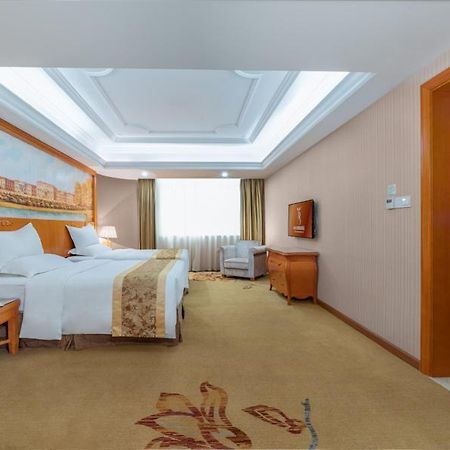 Vienna International Hotel Guigang Hecheng Road Ngoại thất bức ảnh
