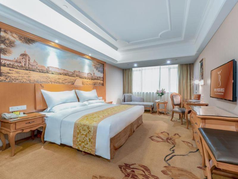 Vienna International Hotel Guigang Hecheng Road Ngoại thất bức ảnh