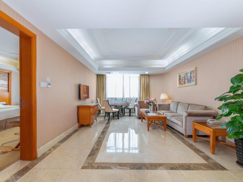 Vienna International Hotel Guigang Hecheng Road Ngoại thất bức ảnh